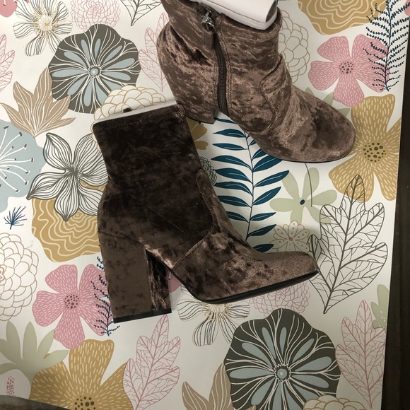 Ankle Boots - Picture 3 of 4